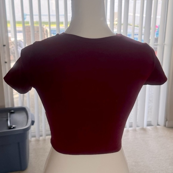 Burgundy crop top - Picture 2 of 4